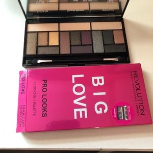 BIG LOVE Revolution Pro Looks Eye Shadow Palette